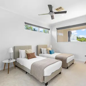 Mount Coolum Family Friendly House , Yaroomba Australia