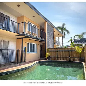 https://accommodation-on-sheridan.cairnshotels4all.com