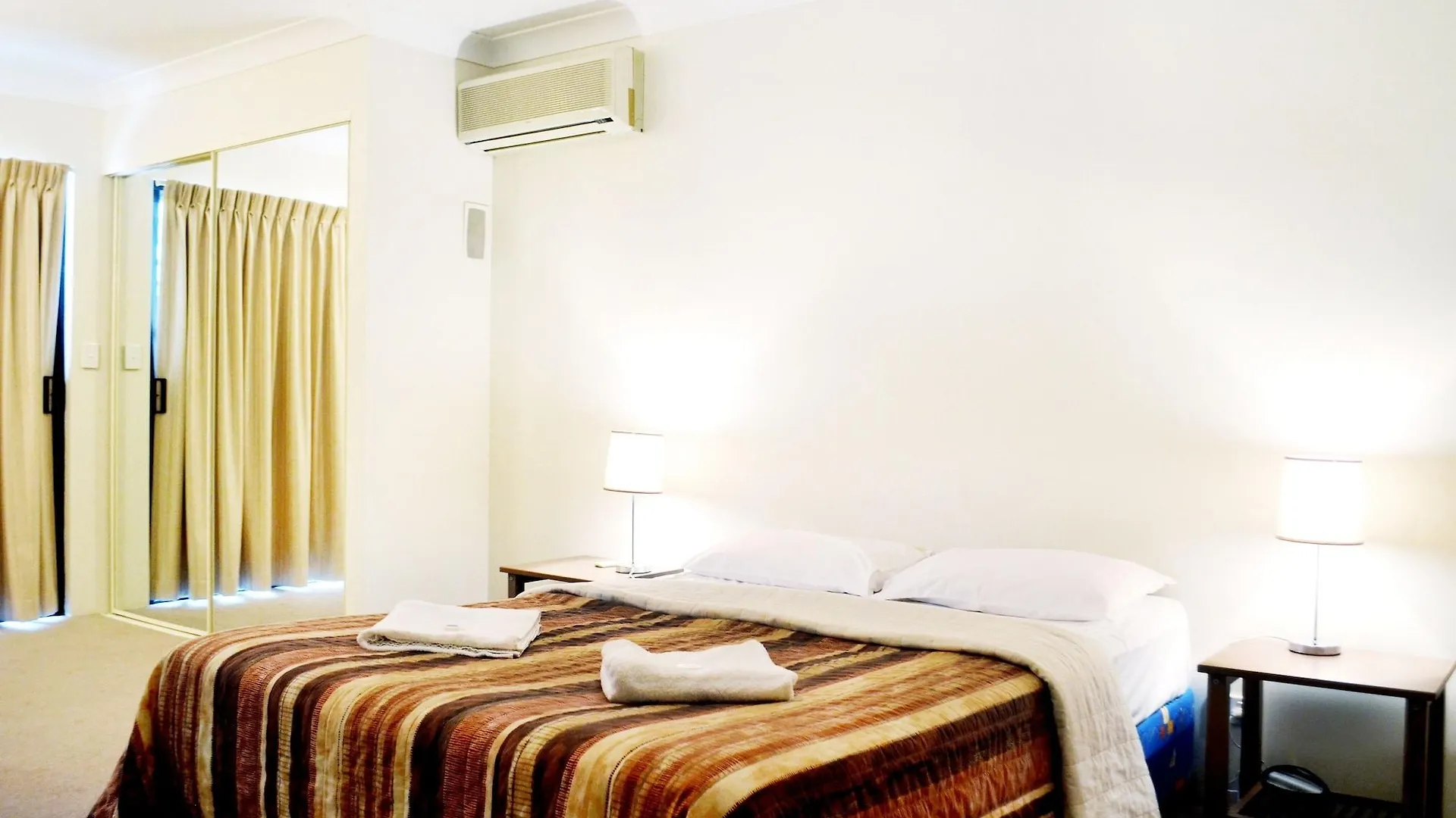 Spring Hill Mews Apartments Brisbane 4*,  Australia